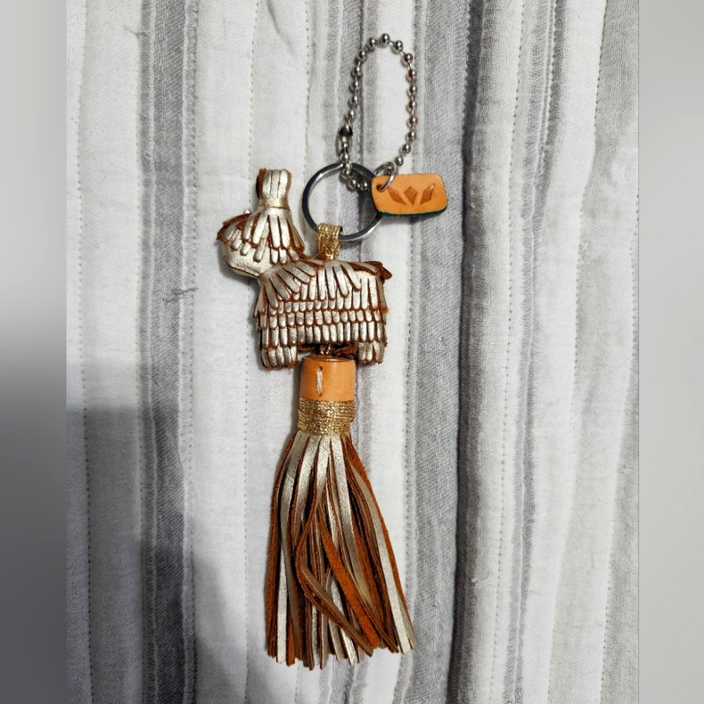 Consuela Key Chain - Pinata